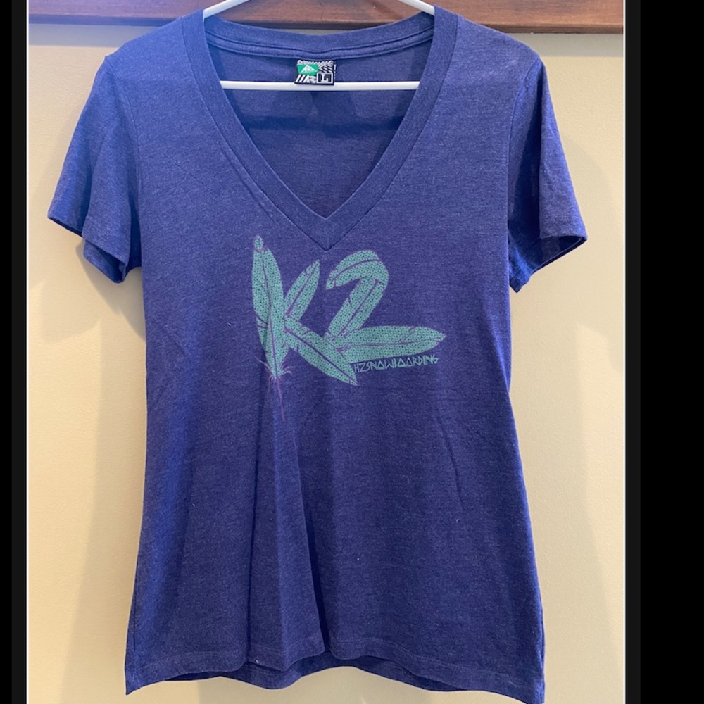 K2 women’s tshirt. Navy blue with green print. Large
